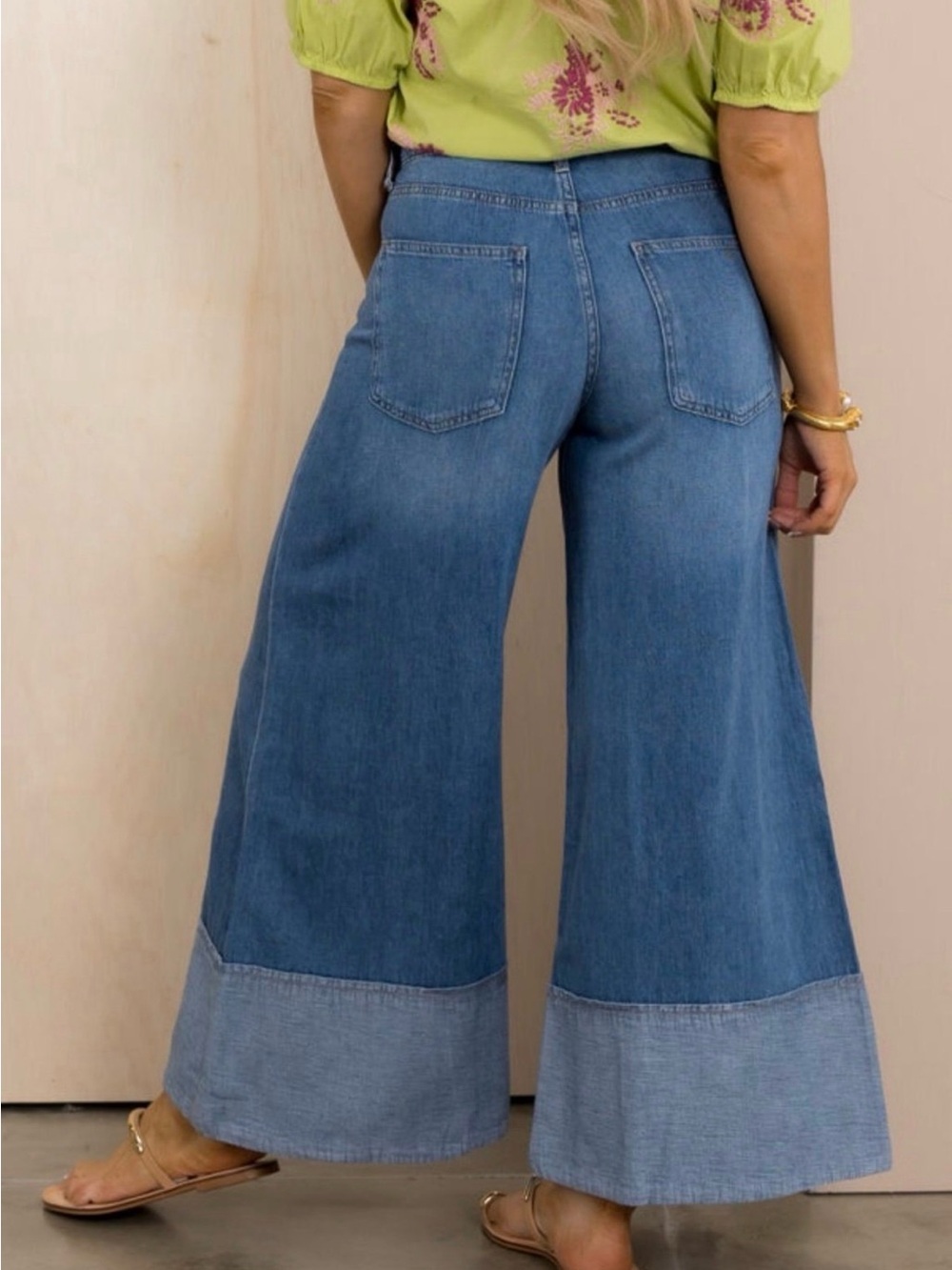 KUT FROM THE KLOTH Blake High Rise Crop Wide Leg in Medium Wash with Hem Detail - Picture 4 of 14